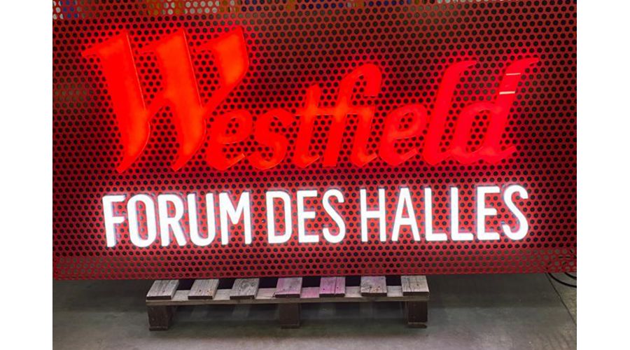 Vitrines lumineuses La Station Colis