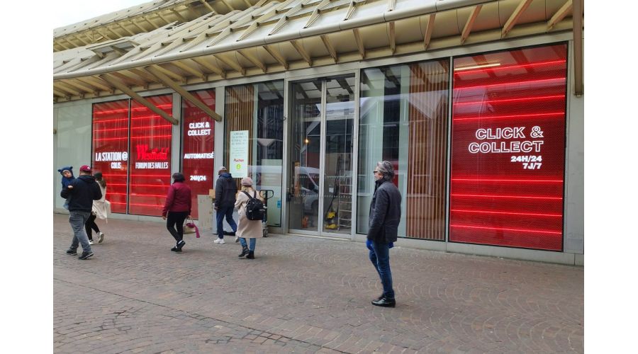 Vitrines lumineuses La Station Colis