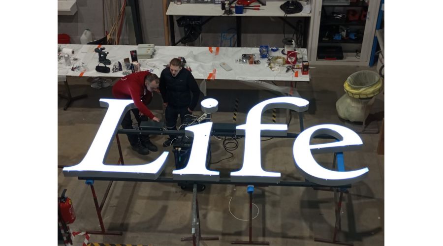 Enseignes lumineuses 