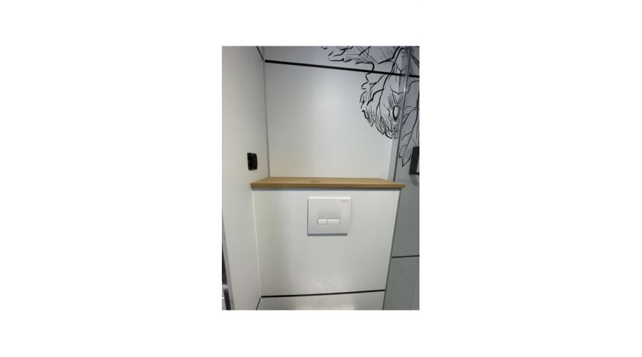 IBIS Styles Cognac – Rénovation intérieure - pose sur mesure habillages salle de bain et signalétiques