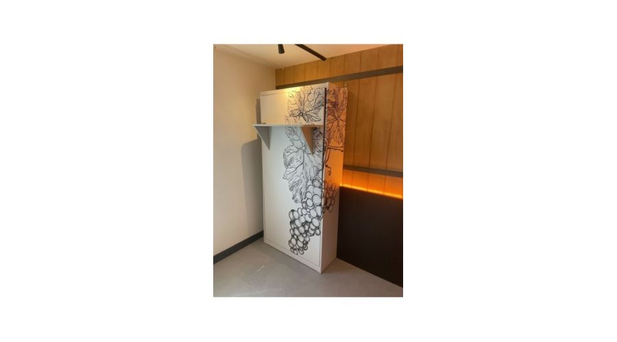 IBIS Styles Cognac – Rénovation intérieure - pose sur mesure habillages salle de bain et signalétiques