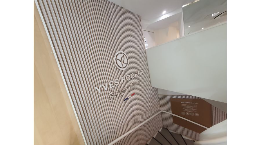 Yves Rocher / Boutique des Champs Élysées