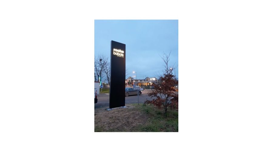 TOTEM Solaire panneaux intégrés ROCHEBOBOIS