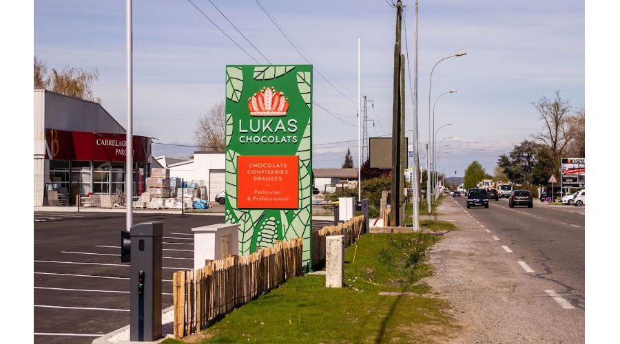 LUKAS CHOCOLATS