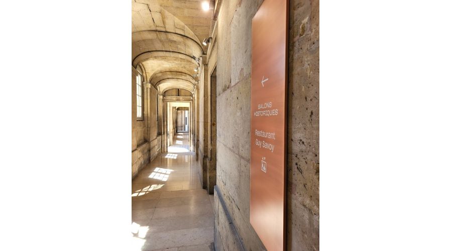 Signalétique des cours intérieures de la Monnaie de Paris