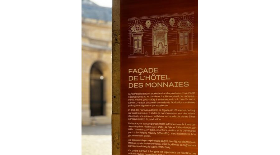 Signalétique des cours intérieures de la Monnaie de Paris