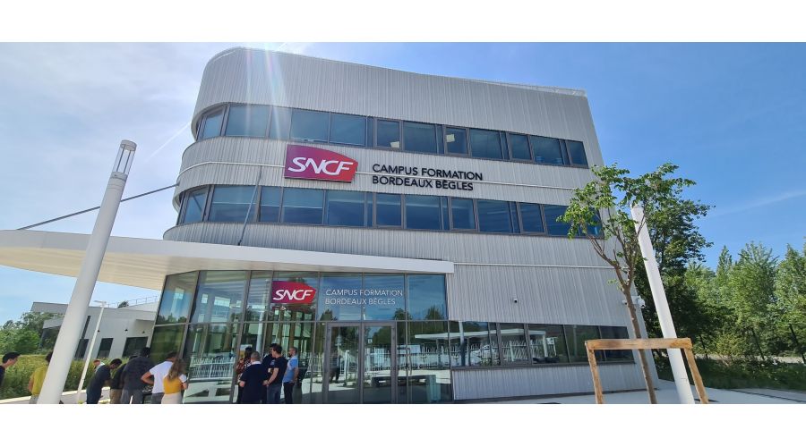 Enseignes des nouveaux campus SNCF Réseau