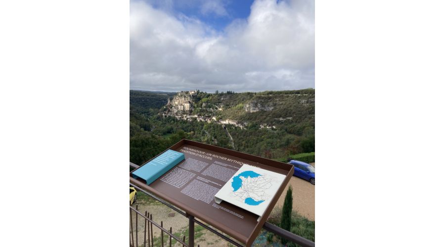Rocamadour : une signalétique au service d’un lieu sacré et ultra-fréquenté