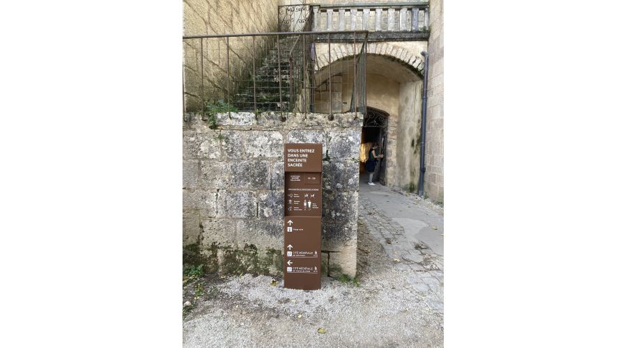 Rocamadour : une signalétique au service d’un lieu sacré et ultra-fréquenté