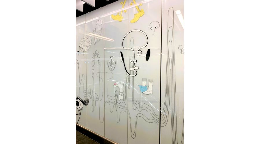 Stéréo Bleu Banane, une immersion graphique monumentale dans le métro parisien