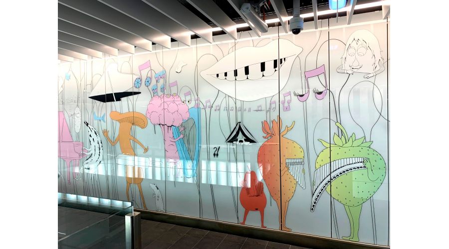 Stéréo Bleu Banane, une immersion graphique monumentale dans le métro parisien