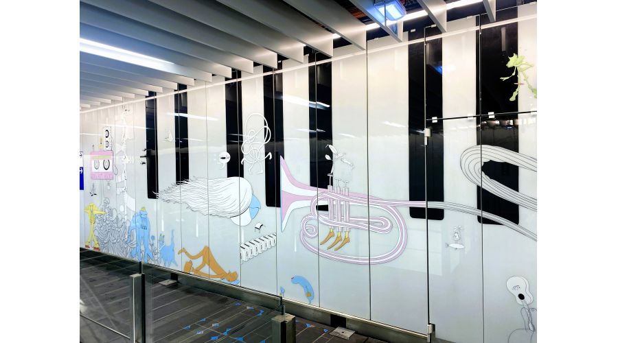 Stéréo Bleu Banane, une immersion graphique monumentale dans le métro parisien