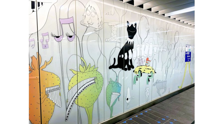 Stéréo Bleu Banane, une immersion graphique monumentale dans le métro parisien