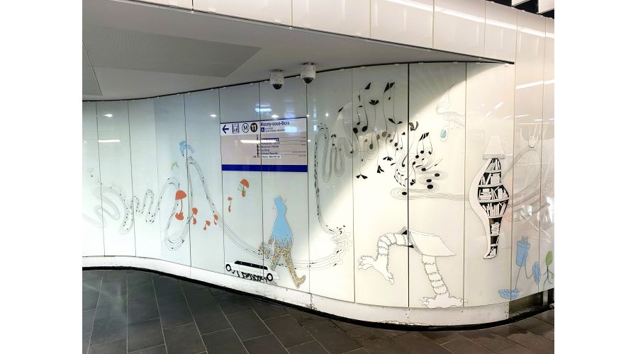 Stéréo Bleu Banane, une immersion graphique monumentale dans le métro parisien