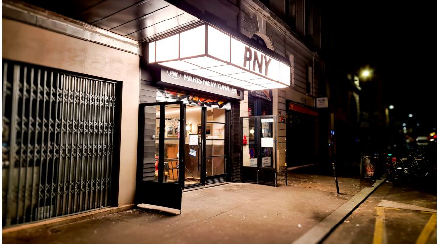 Signature visuelle par une marquise lumineuse chez PNY