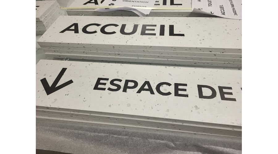 Signalétique responsable pour la Médiathèque James Baldwin 