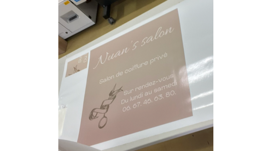 Développement d’une identité visuelle extérieure à travers un dispositif adhésif – Nuan’s Salon