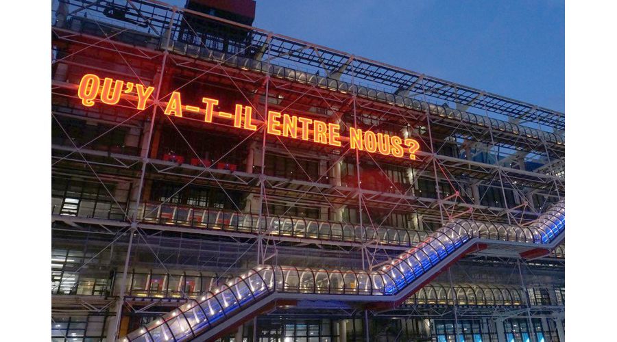 Réalisation d'une enseigne Néon au centre Pompidou