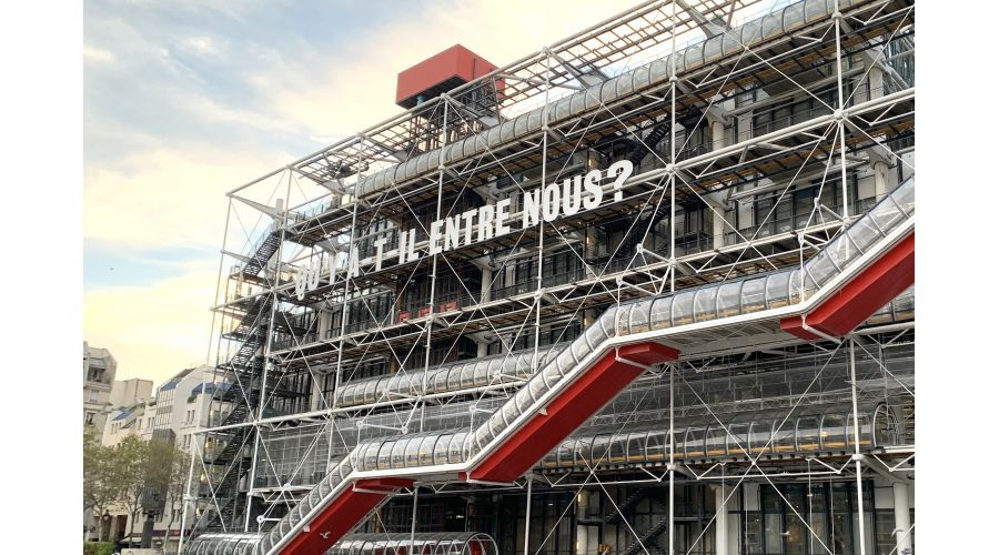 Réalisation d'une enseigne Néon au centre Pompidou